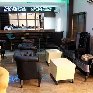 Room In Lodge - Grand Cubana Hotels-Apartment
